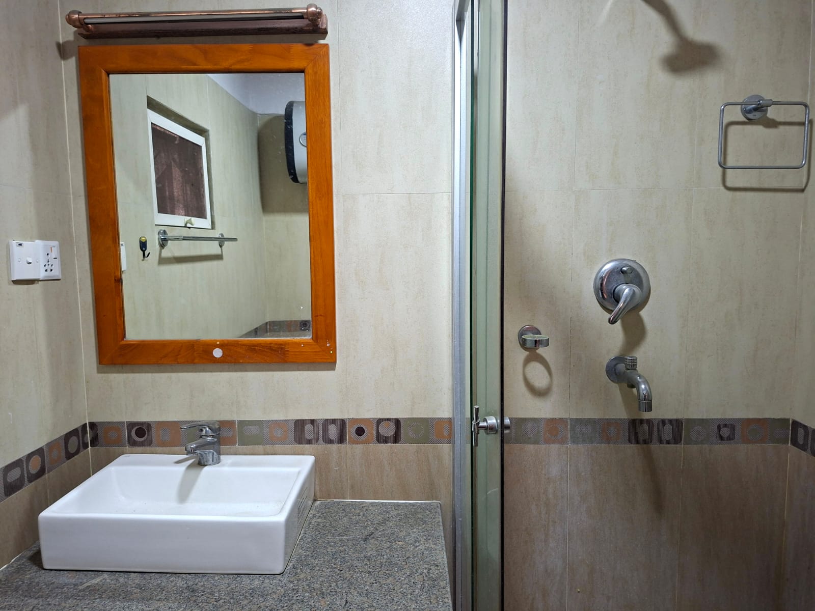 Fully Furnished Space For Rent